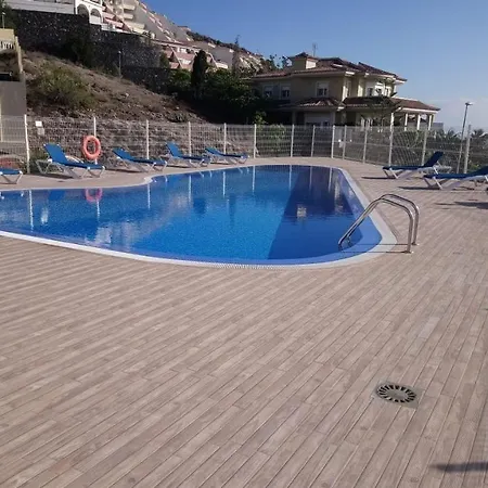 16 Sunset View Адехе